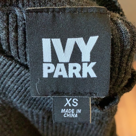 🖤 IVY PARK | Cold Shoulder Ribbed Sweater Size XS - Picture 9 of 9